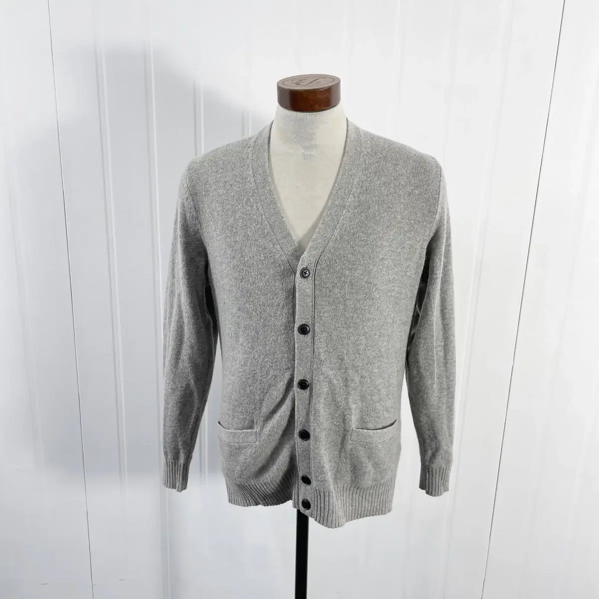 C1 Uniqlo Knit Cardigan 100 size