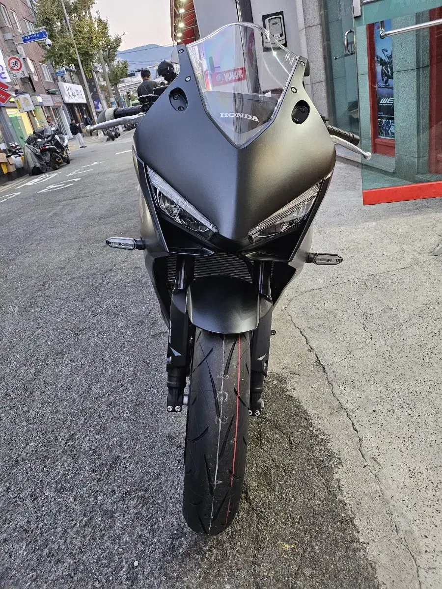 혼다 CBR650R E클러치 24년식 블랙컬러신차판매합니다