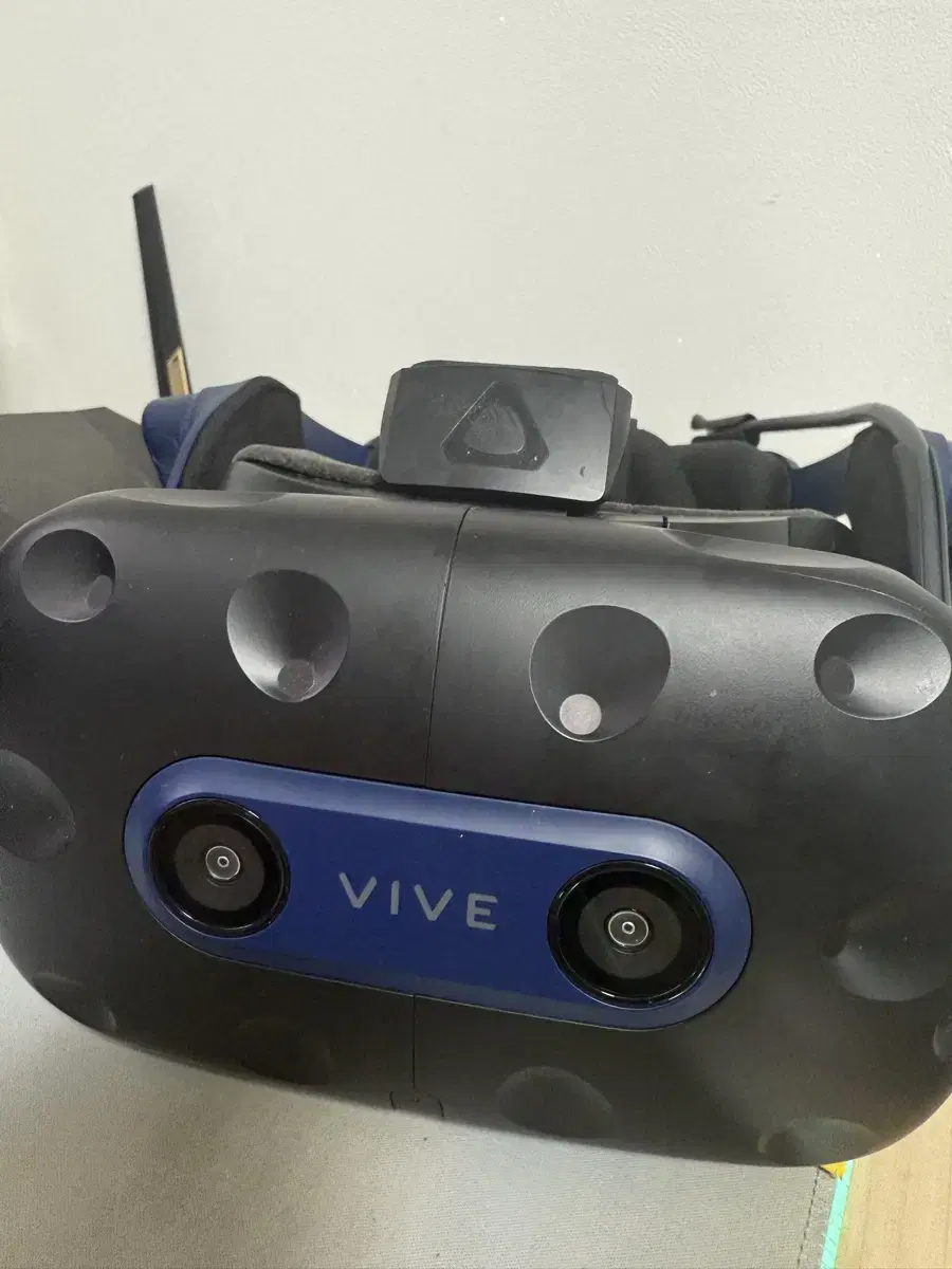 HTC 바이브 프로2 VR + 벨브 인덱스 컨트롤러 판매합니다.