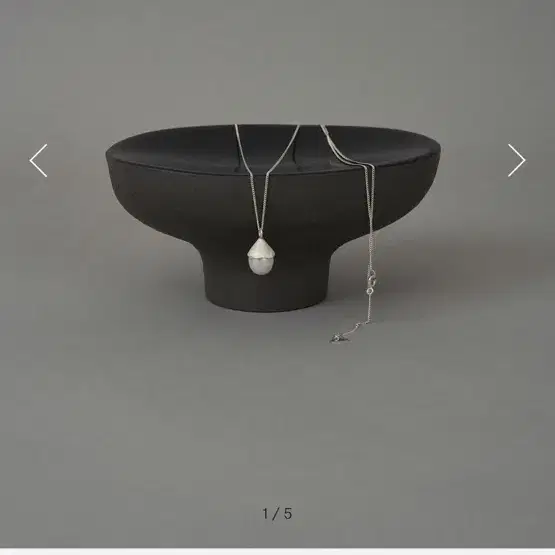 HISA Bellota Necklace. Pearl 희사 벨로타 목걸이