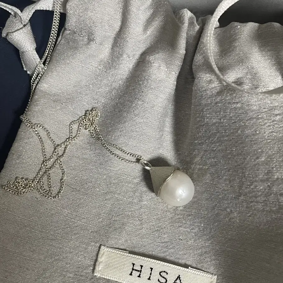 HISA Bellota Necklace. Pearl 희사 벨로타 목걸이