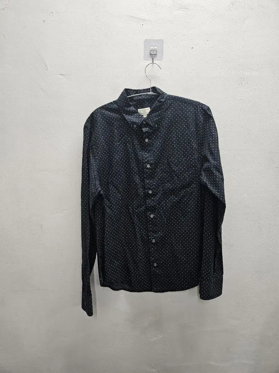 L Club Monaco Thin Shirt