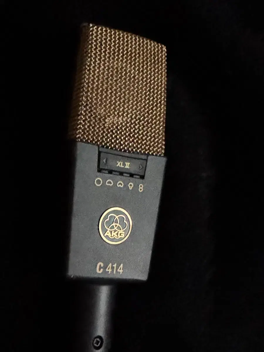 AKG c414