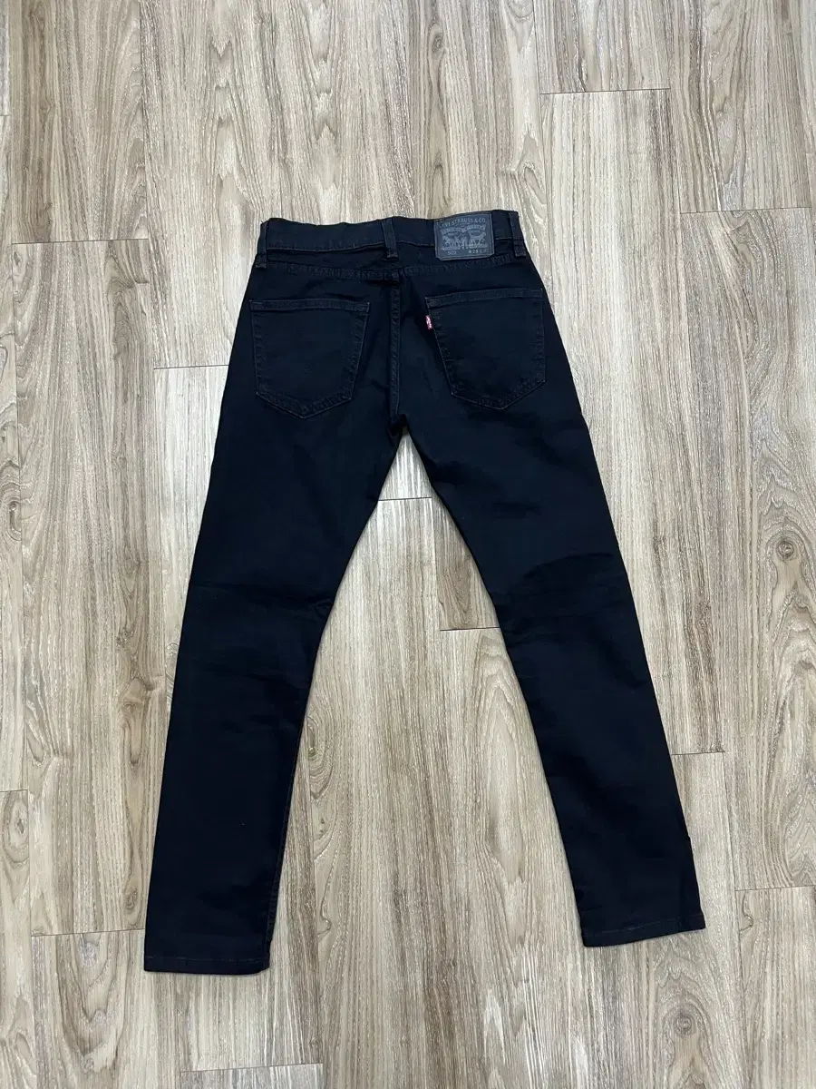 Levi's 502 Black Jeans 28