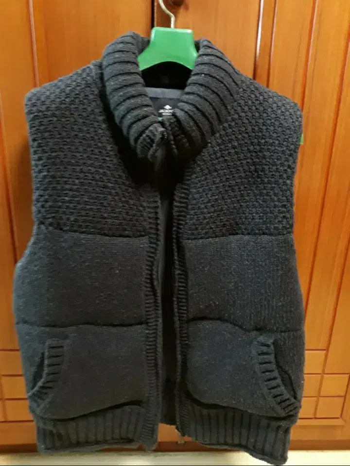 [M] Knitted vest for Men