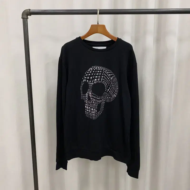 Zara ZARA PULSE Black Skull Top 105 A07064