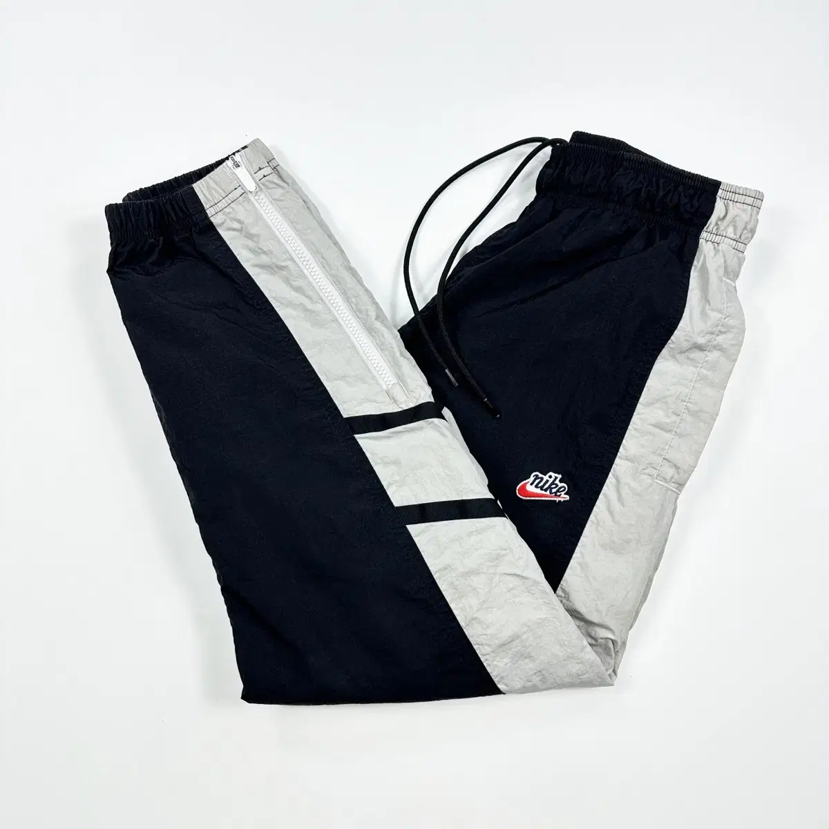 (M) Nike Heritage Nylon Windrunner Woven Jogger Pants