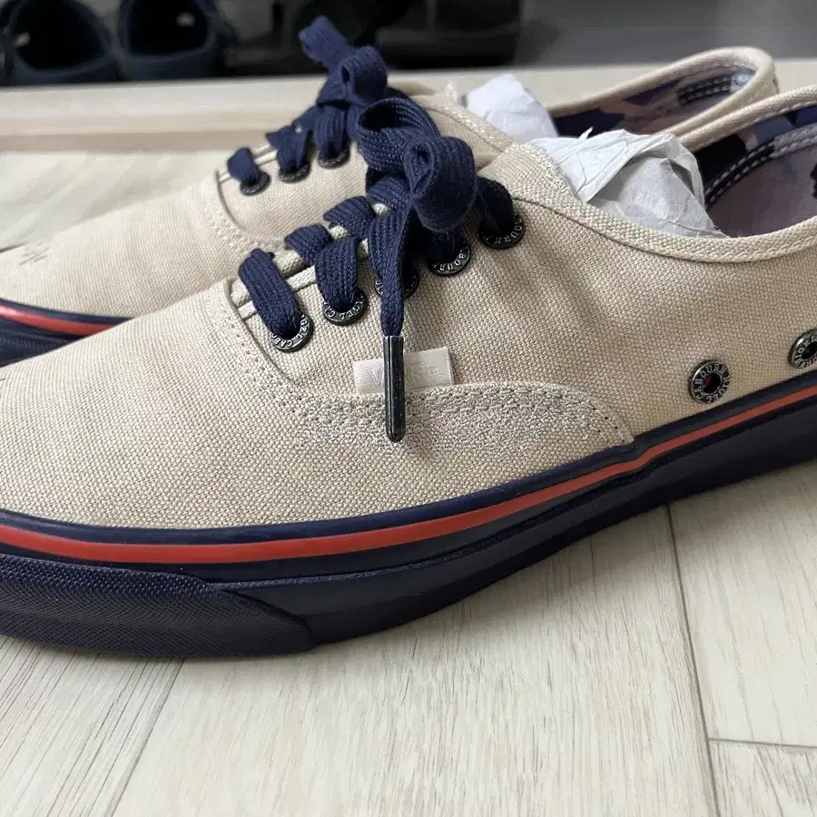 반스볼트X나이젤카본 어센틱 US10.5 285 vans vault