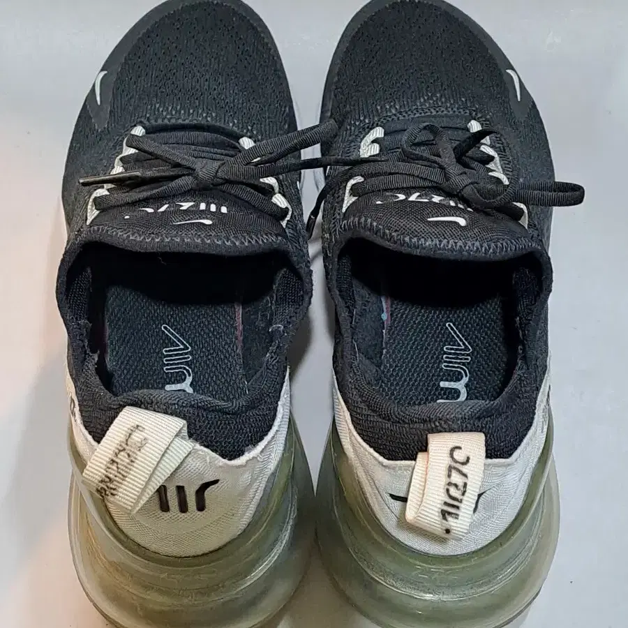 Nike Air Max 270 여성용 에어 쿠션 운동화 (240)