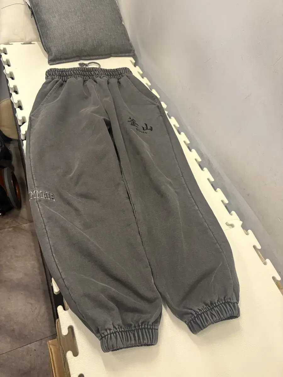 Darkroom Busan Sweatpants M