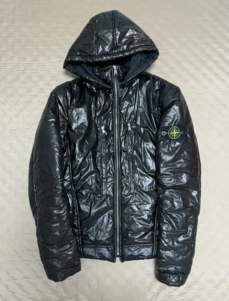 (Unisex) Stone Island Japanese glossy padding