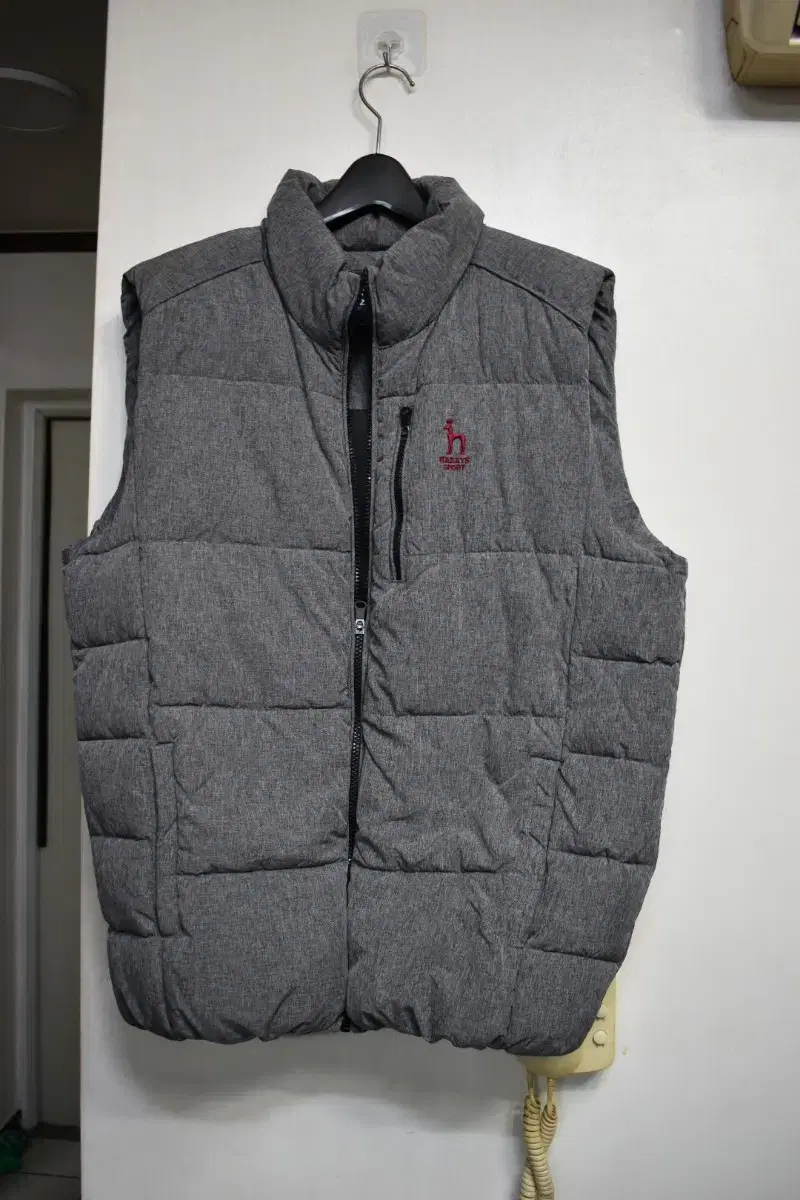 [105] Hedges Men's Padded Vest