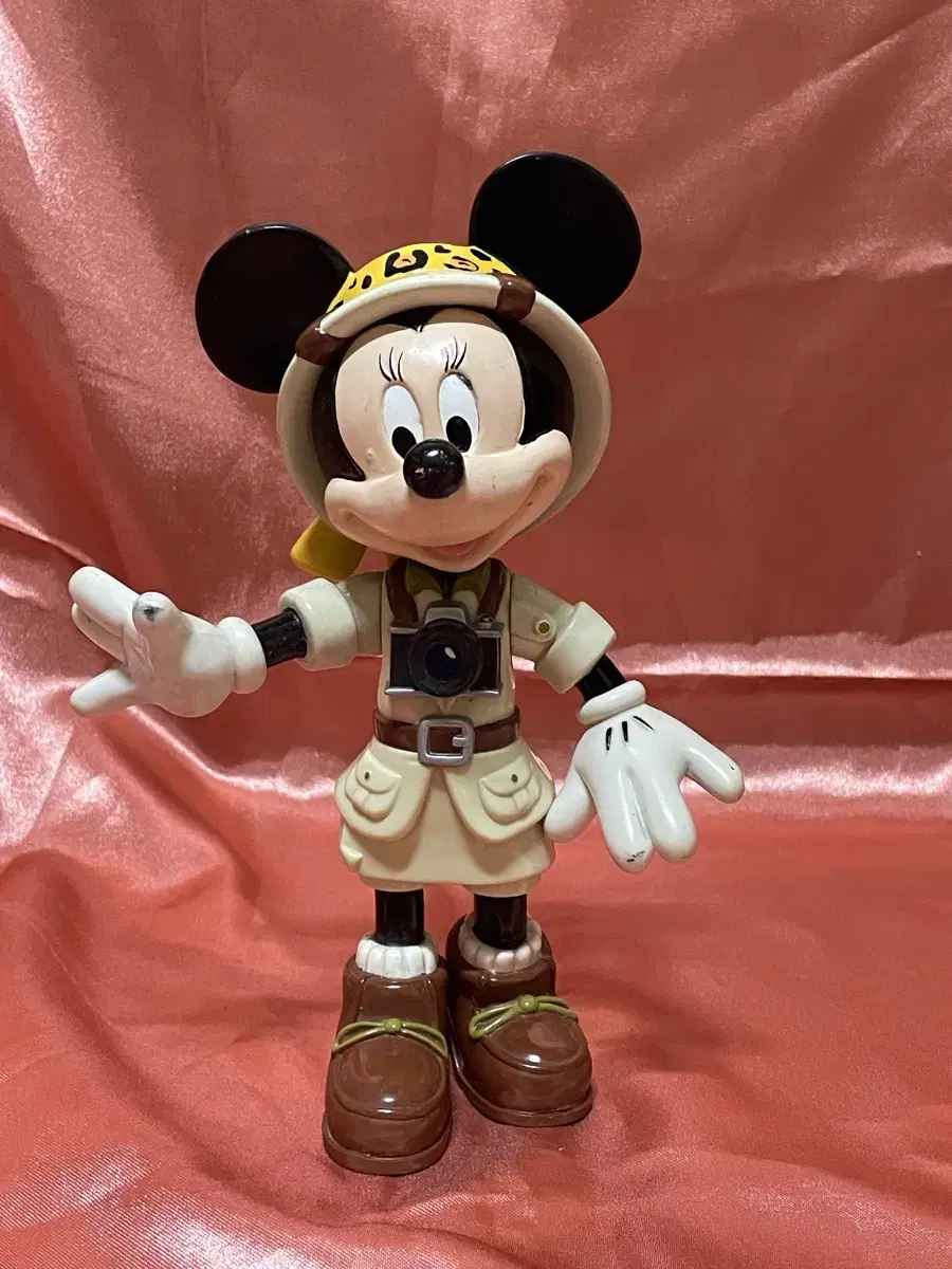 Safari Minnie Mouse Vintage Figure