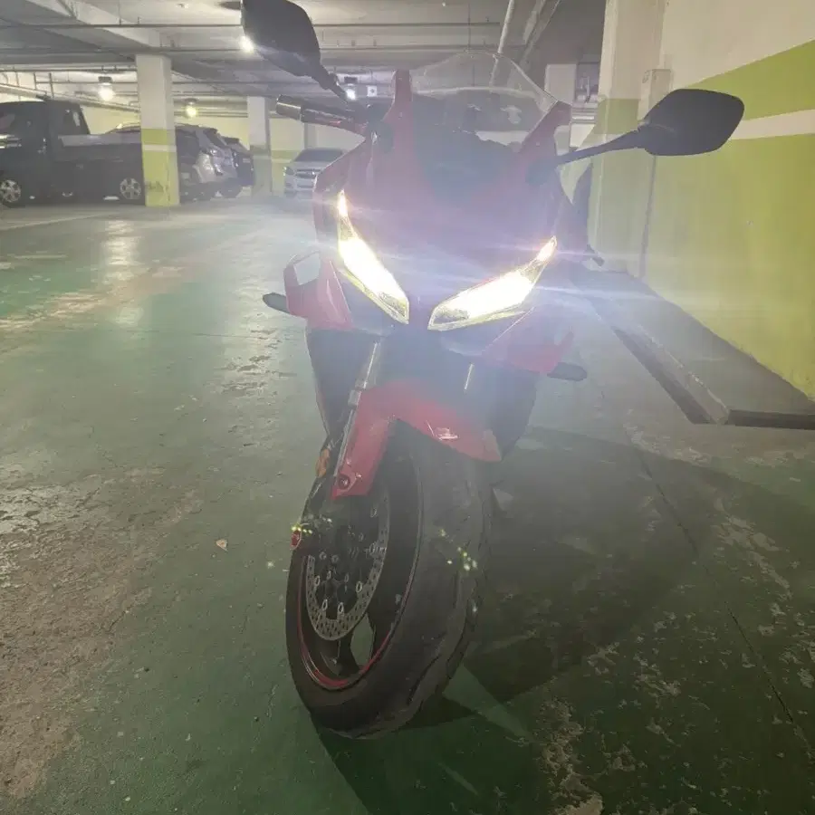 cbr650r 20년식 레드색삼 팝니다