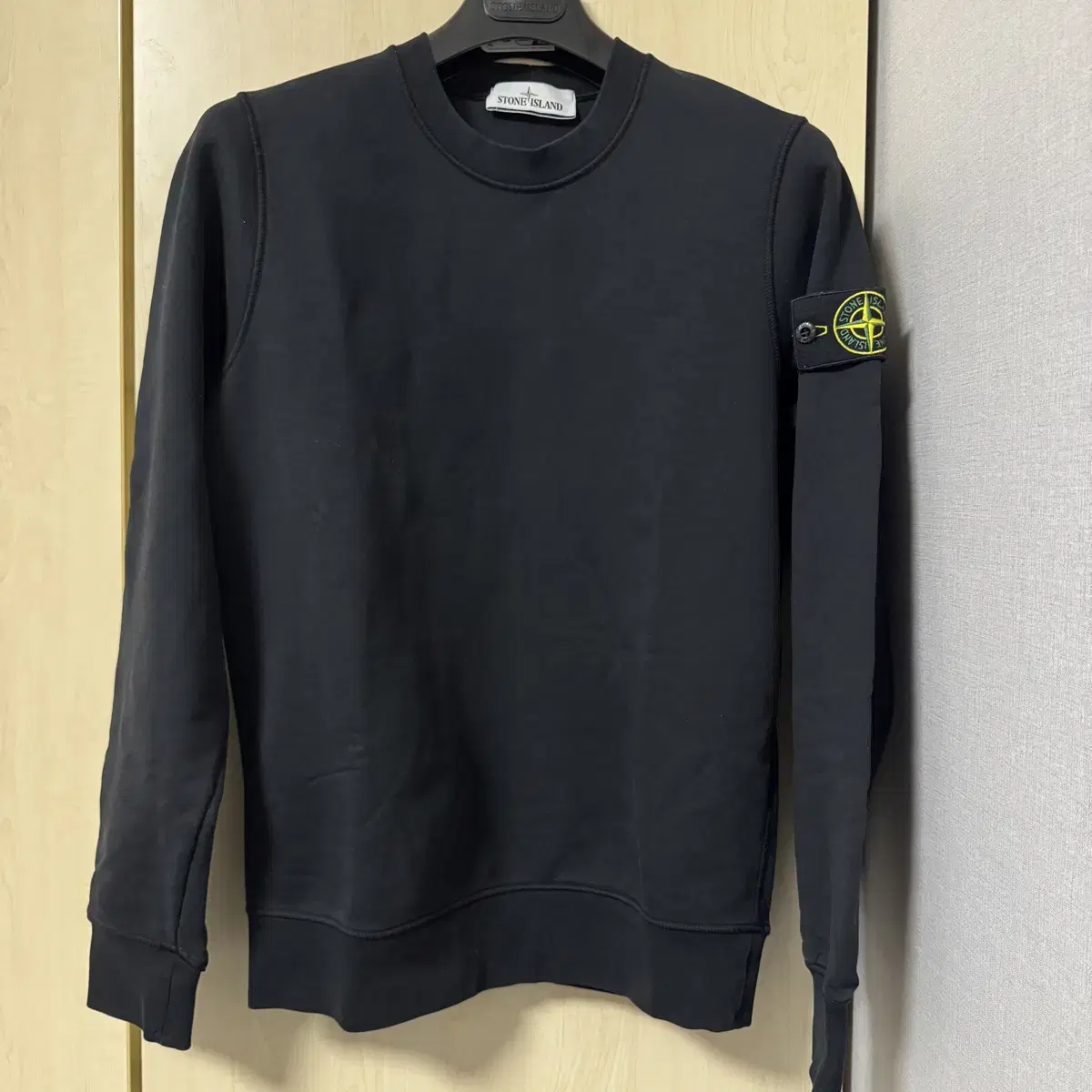 [ S ] Stone Island Wopan Patch Man to Man