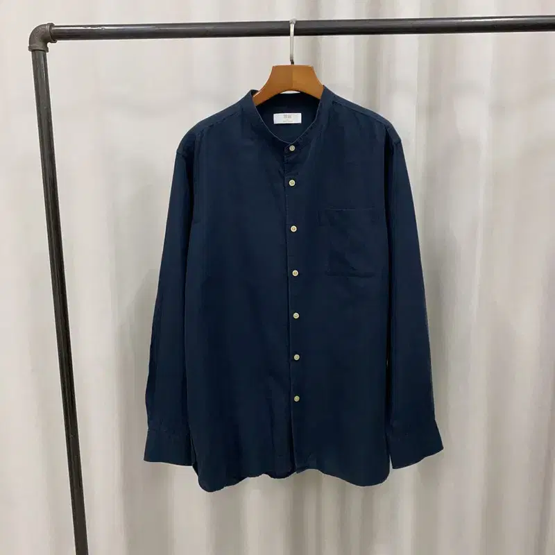 Uniqlo Navy Chinakara Linen Shirt 105 A07083