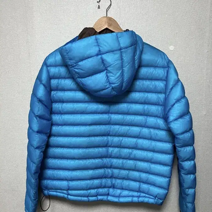 산산기어 22fw 서픽스 푸퍼 자켓 2size blue