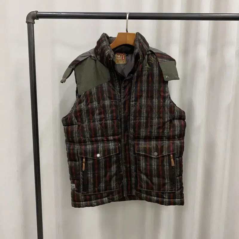 Blackyak Mountaineering Check Hooded Duck Padded Vest 105 A07102