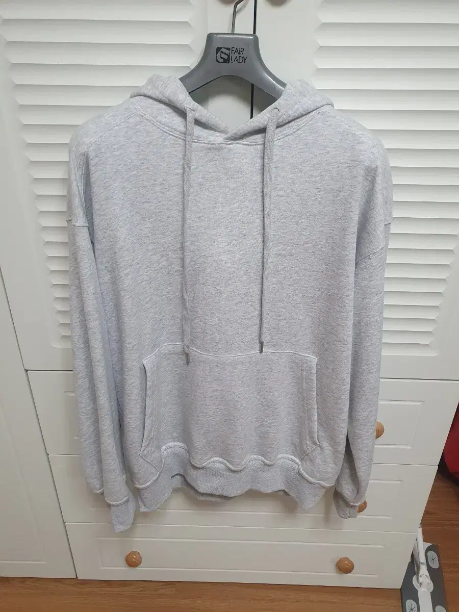 100% heavyweight twill hoodie