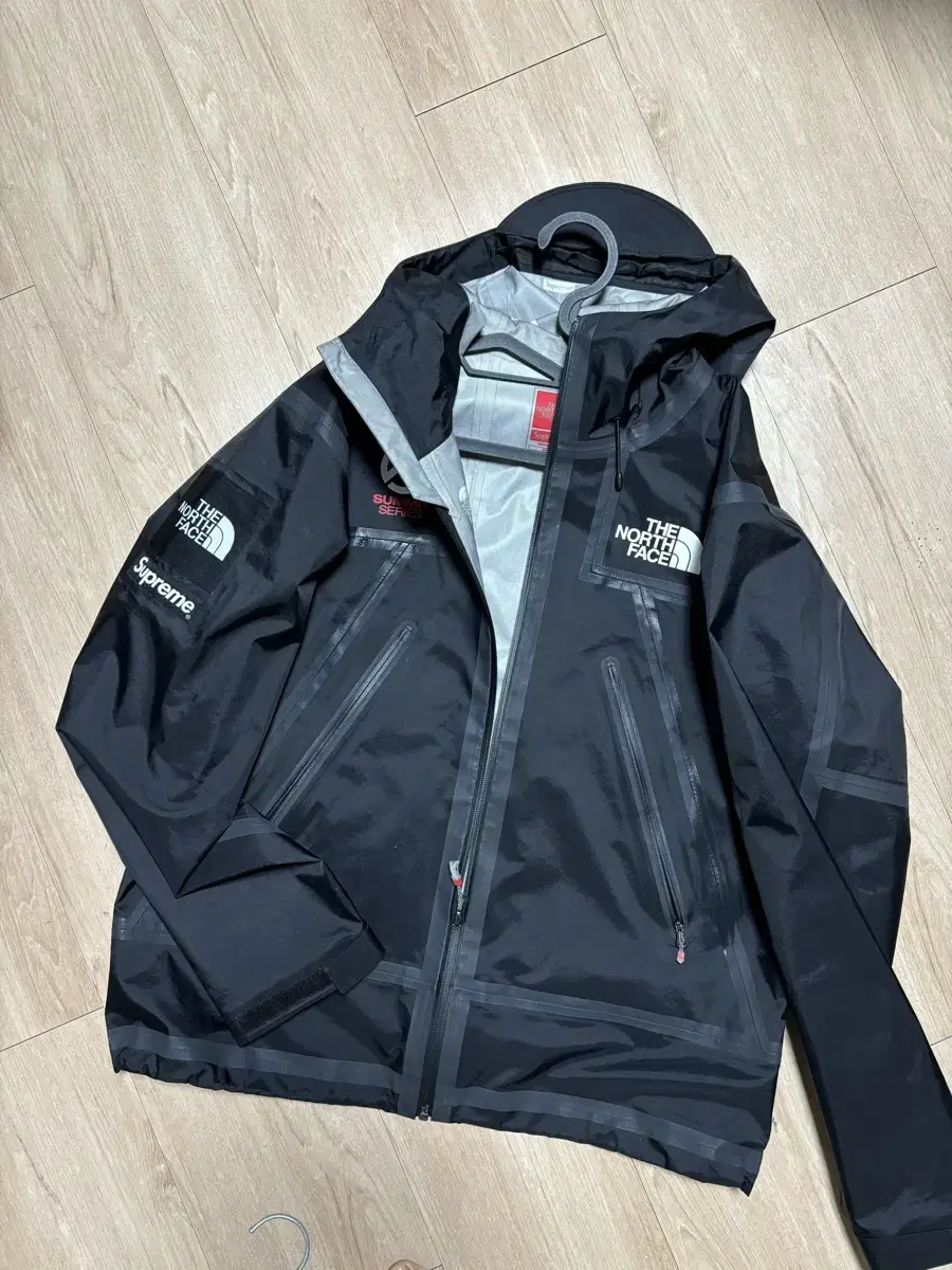 The Supreme North Face Summit Series M