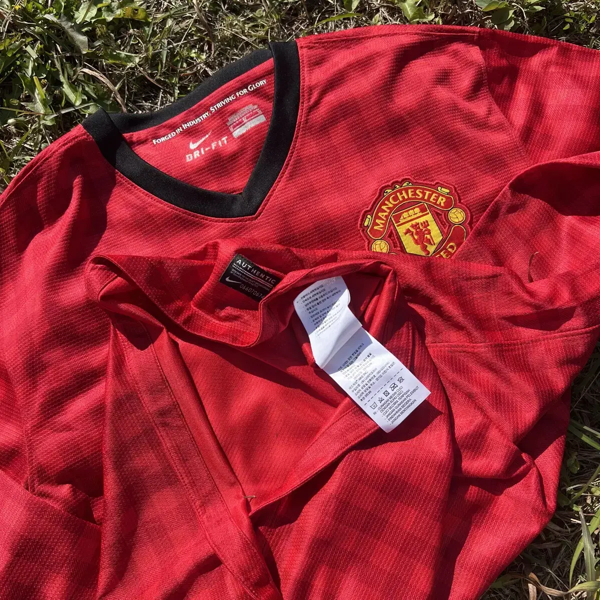 Nike Manchester United AON uniform