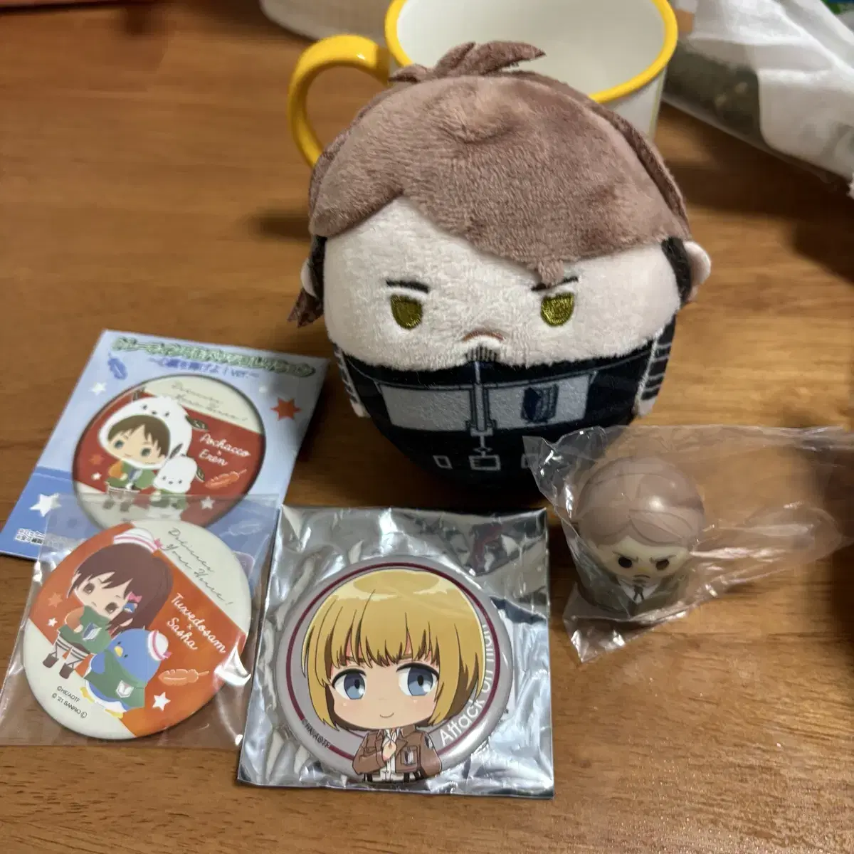 attack on jin giants jin fuwakororing armin sasha badge otomei