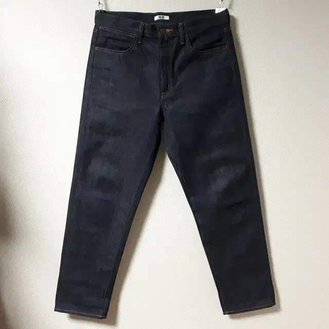 33/UniqloU Selvedge Tapered Fit Jeans/33-344