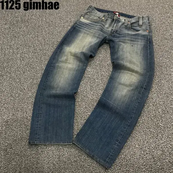 32 Levi's 504 Jeans