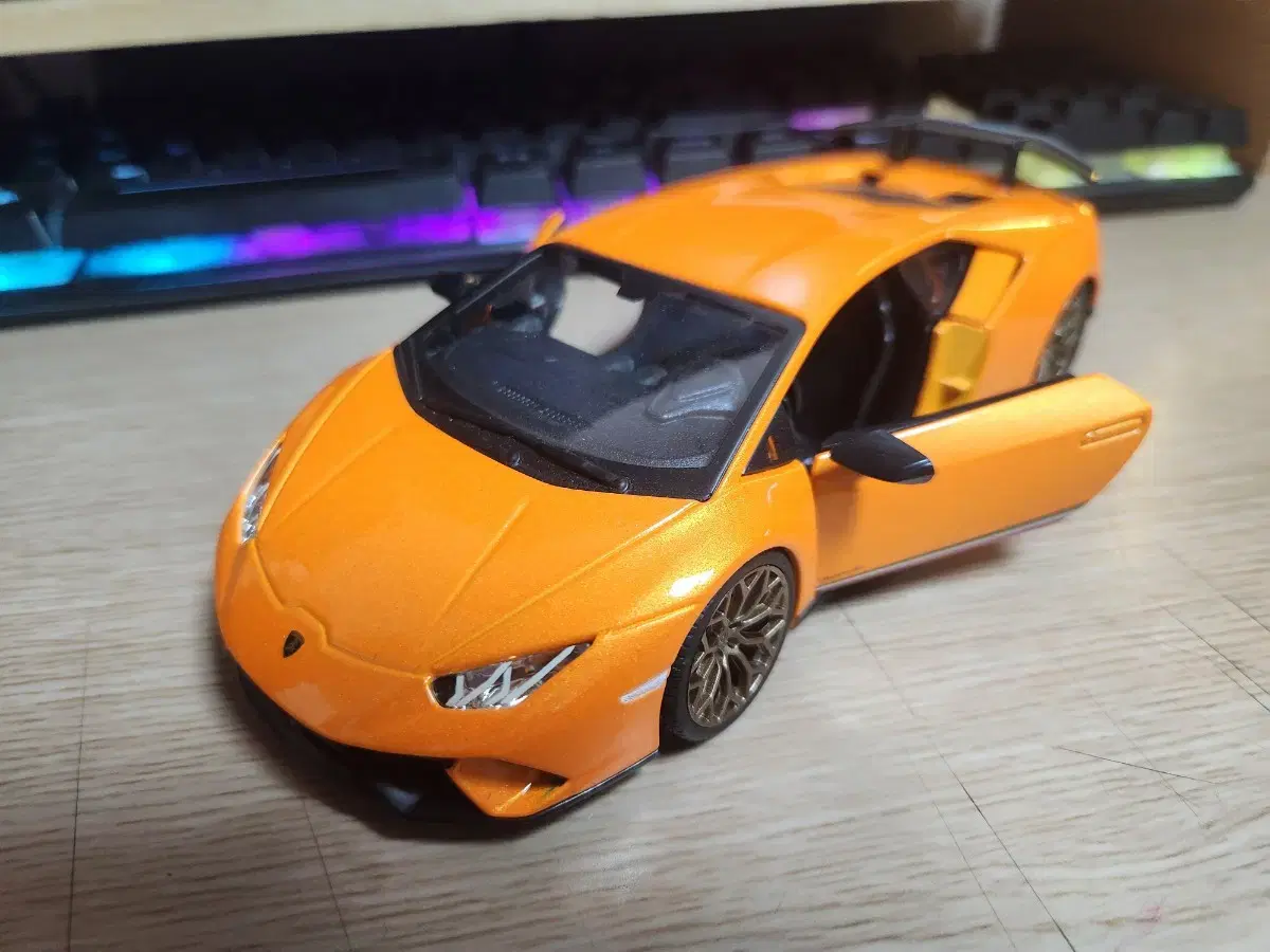 Brago Lamborghini Huracan Performante 1/24 Diecast