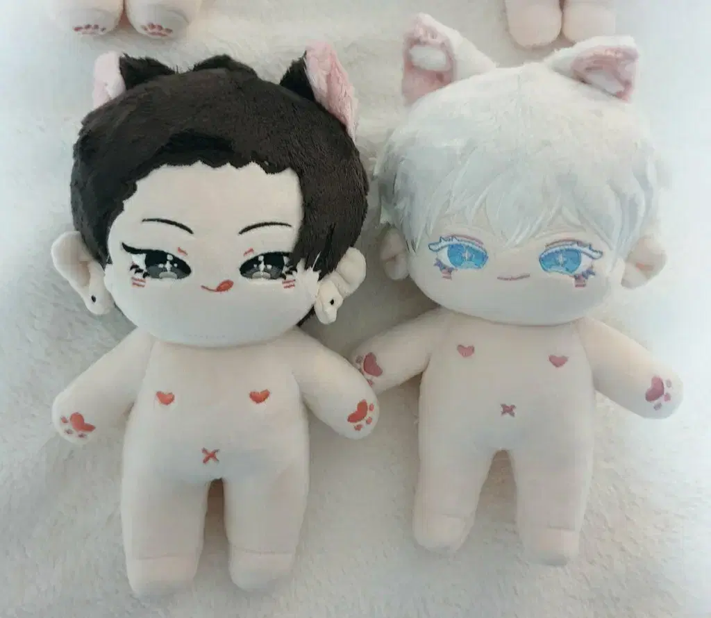 Sells Gojo Satoru dolls and Zuu spinning dolls