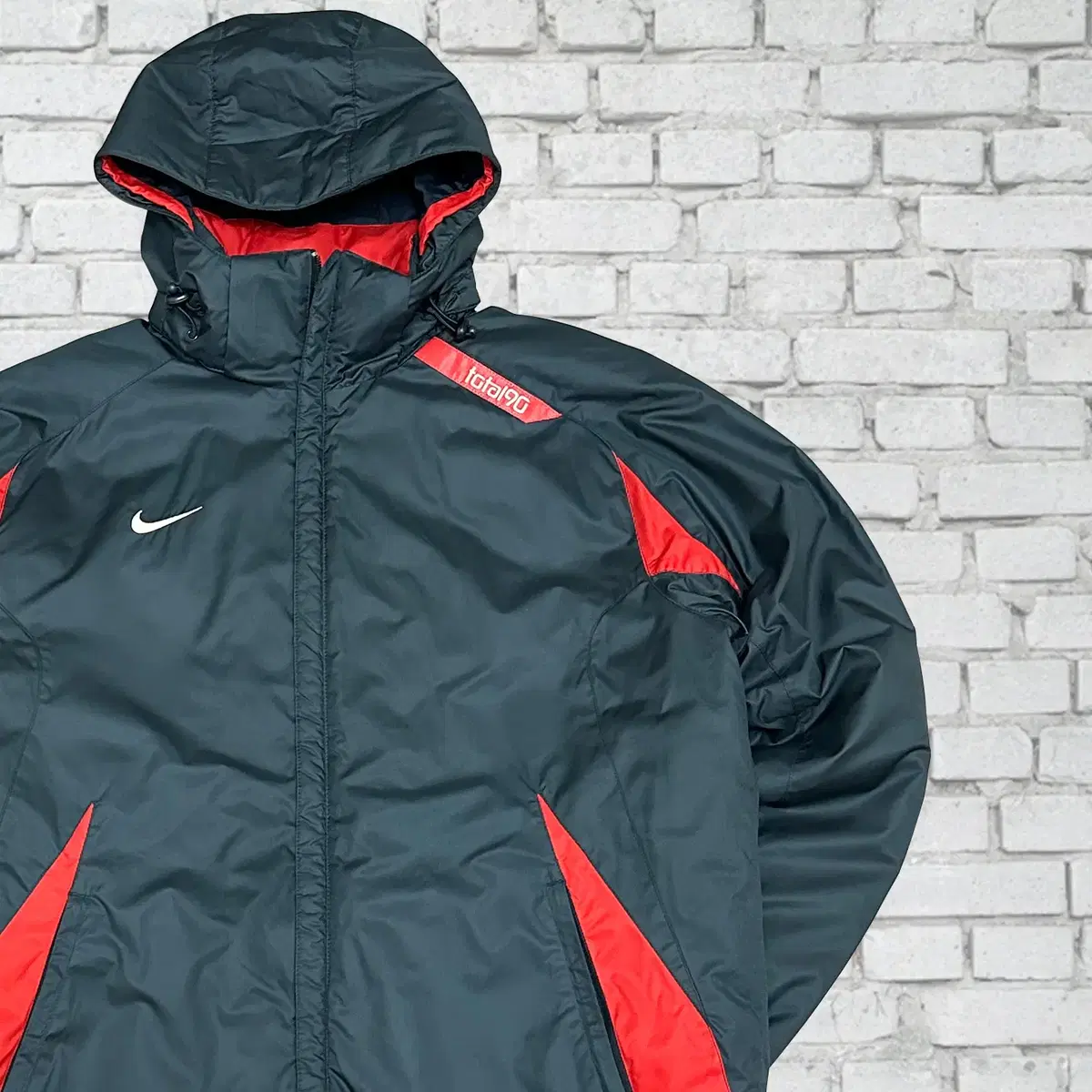 (1604) Nike Old School Total90 Windbreaker Padding L