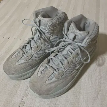 YEEZY SEASON6 디저트 부츠