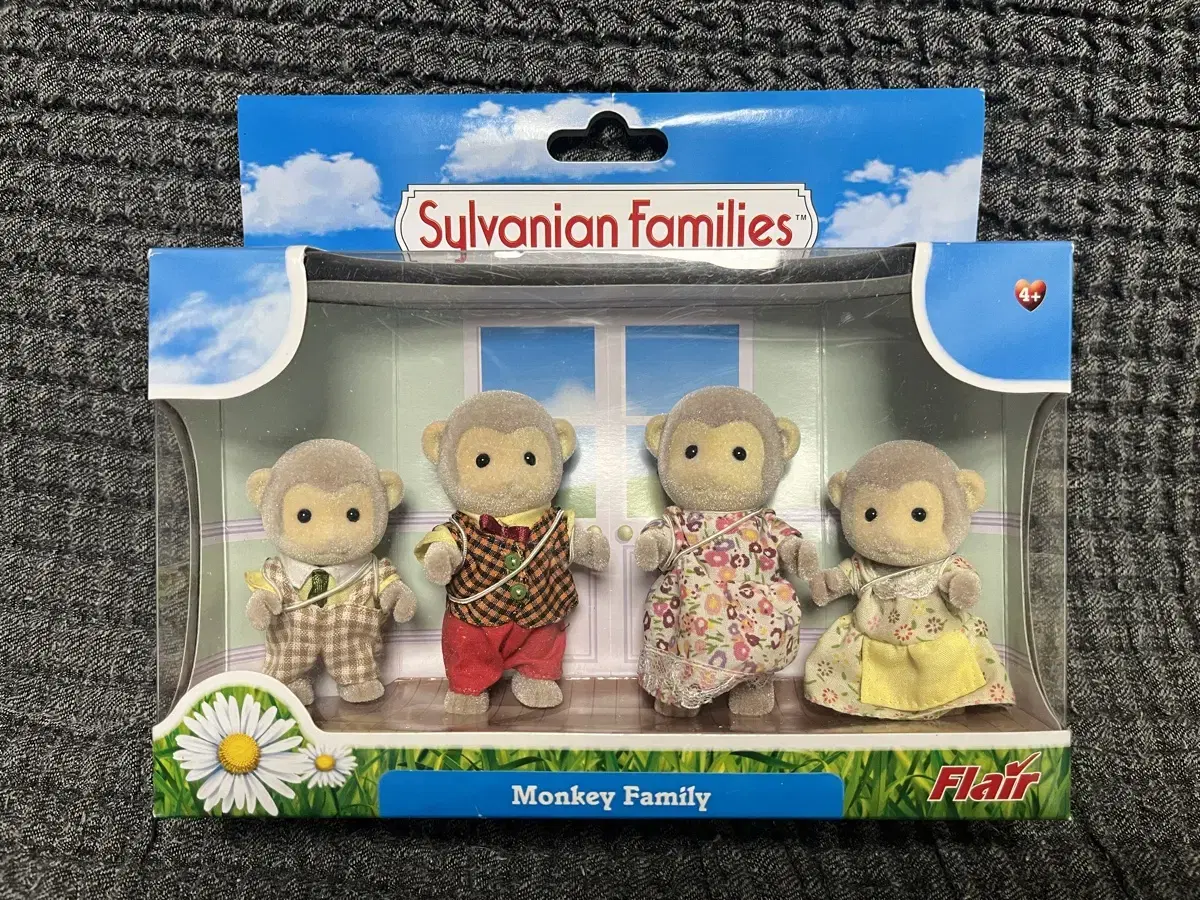 Sylvanian monkey family pincers