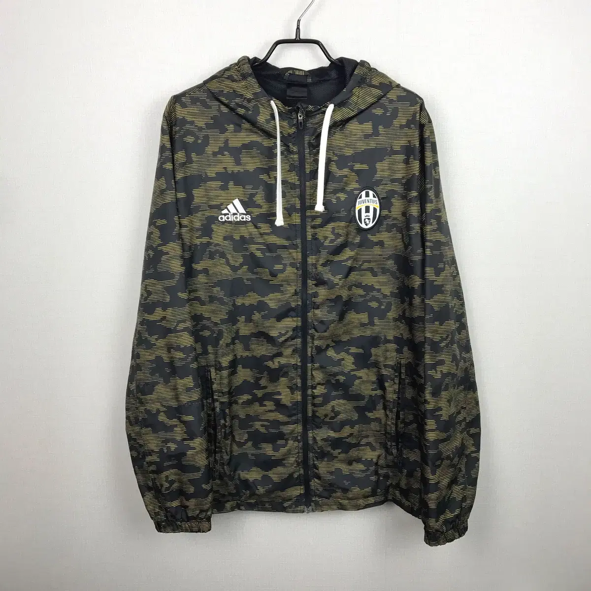 adidas Juventus Camo Windbreaker Men's XL