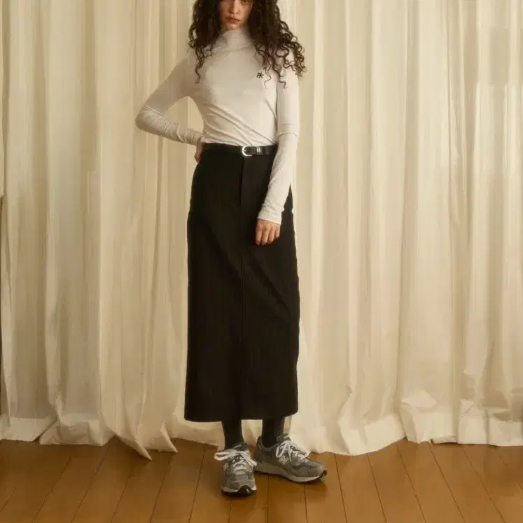 [아우어솔티] Classic Stripe Skirt / Black