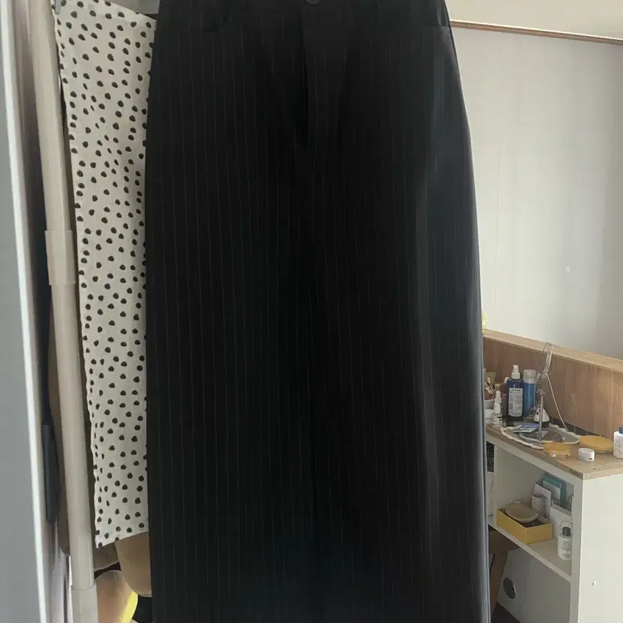 [아우어솔티] Classic Stripe Skirt / Black