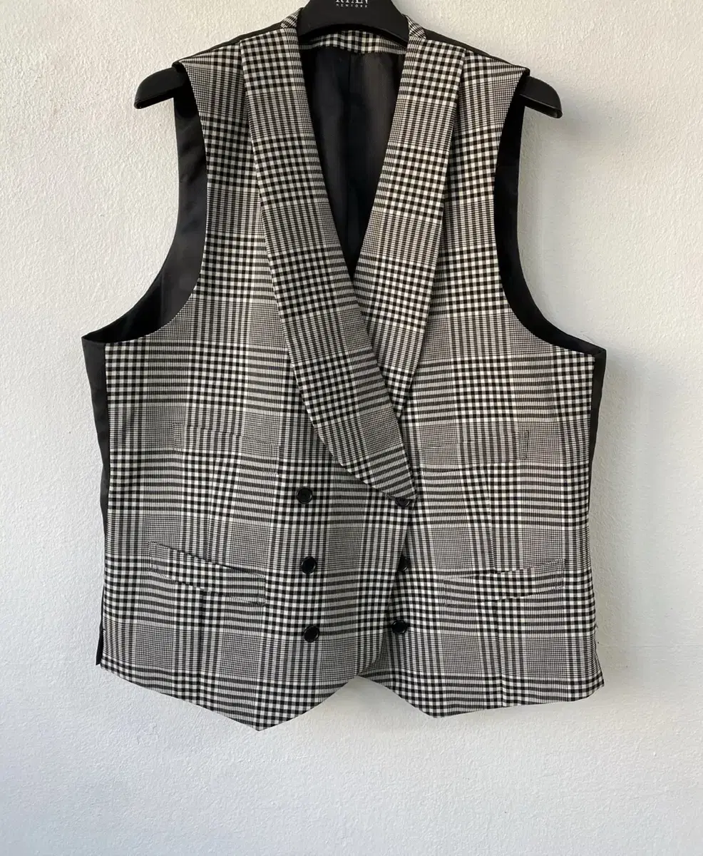 Bundershop Man-on-the-Boone Check Vest 48