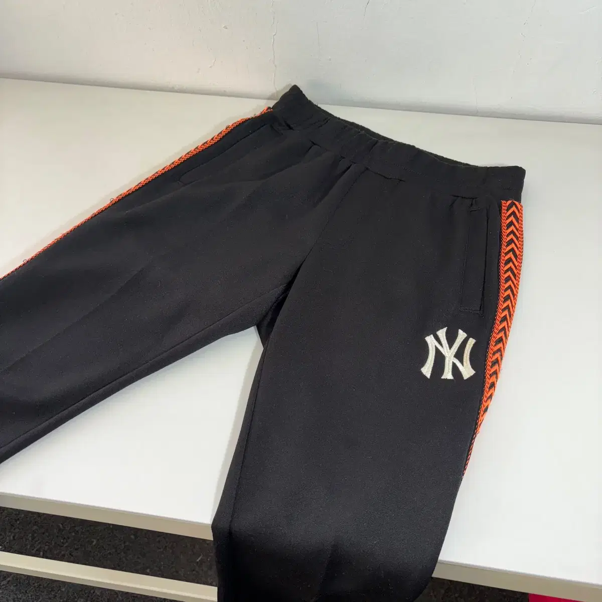 S MLB Black New York Yankees Slim Fit Jersey Track Pants