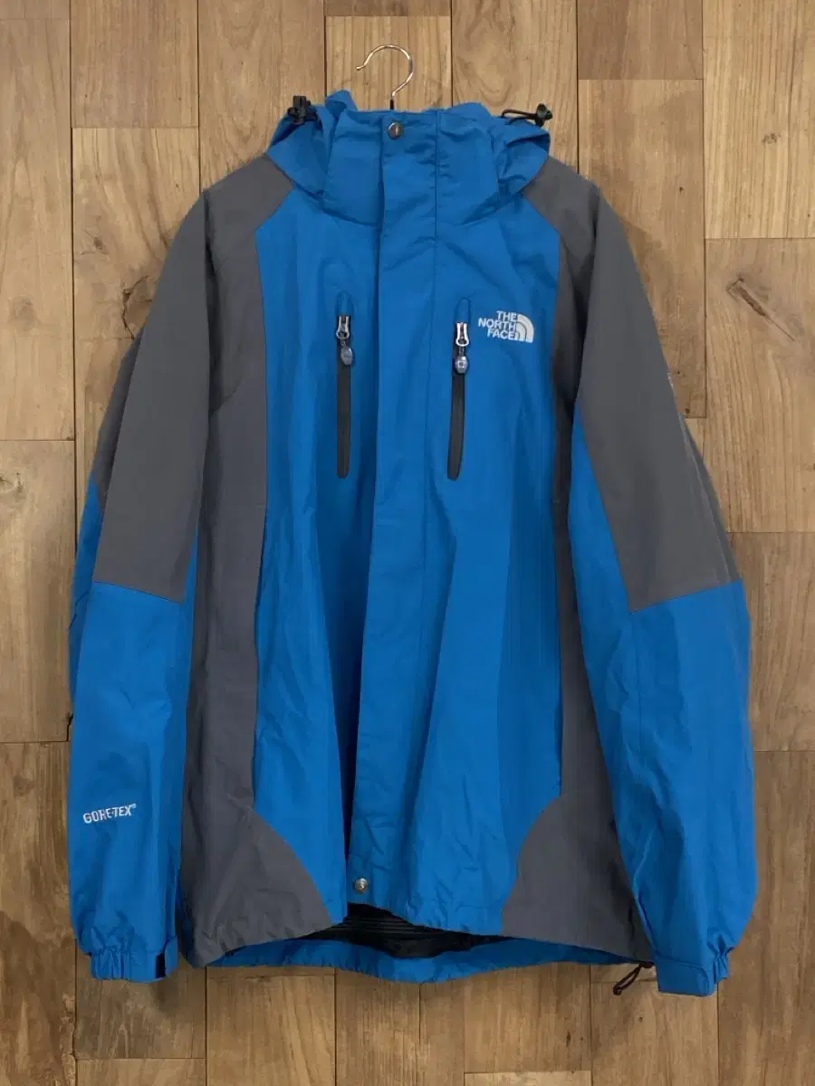 The North Face Windbreaker (B0248)