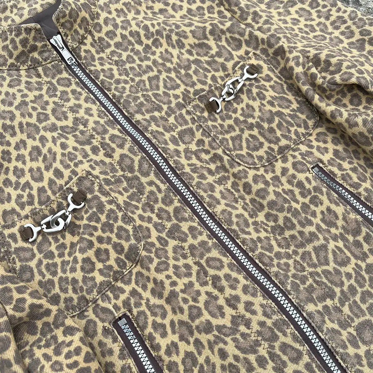 LEOPARD CROP ZIP-UP