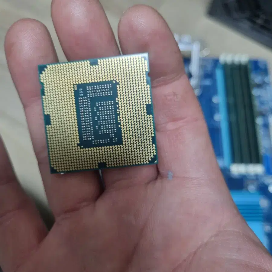 고장난cpu+보드+파워 팝니다. 서비스 램2g3장 4g1장 고장도 있음