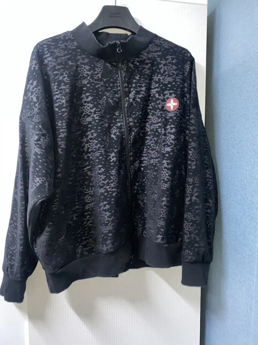 Non-Disc Closure Leopard Track Top Size 1