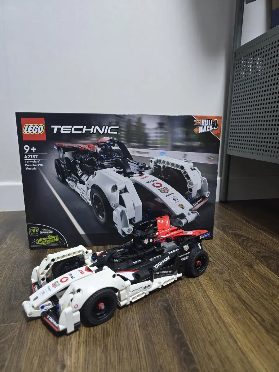 LEGO Technic 42137 Formula E Porsche 99X Electric Assembly