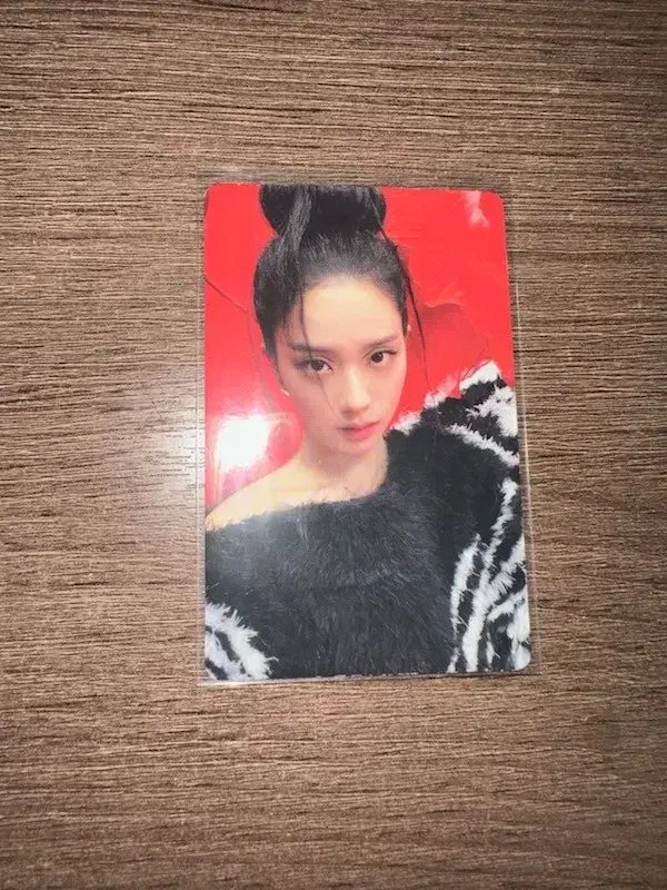 Black Pink jisoo sells me photo cards