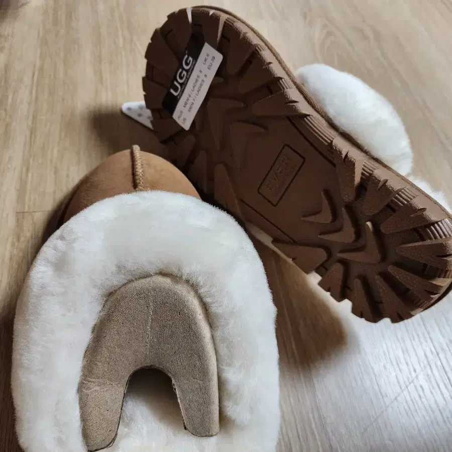 호주 어그 UGG 슬리퍼 체스트넛 색상 EU39 약 245mm