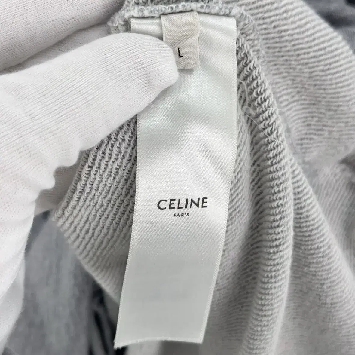 [L] CELINE 셀린느 여성 크롭 캐시미어 밴딩 맨투맨 티셔츠 그레이