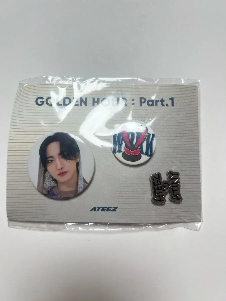 (unsealed) ateez pop up Ateez seonghwa Badge Set