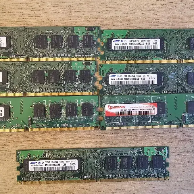 ddr2 1g 6개, ddr2 512m 1개