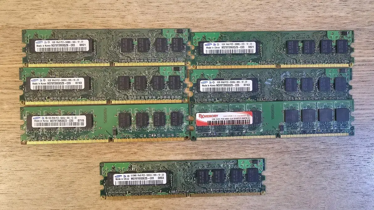 ddr2 1g 6개, ddr2 512m 1개