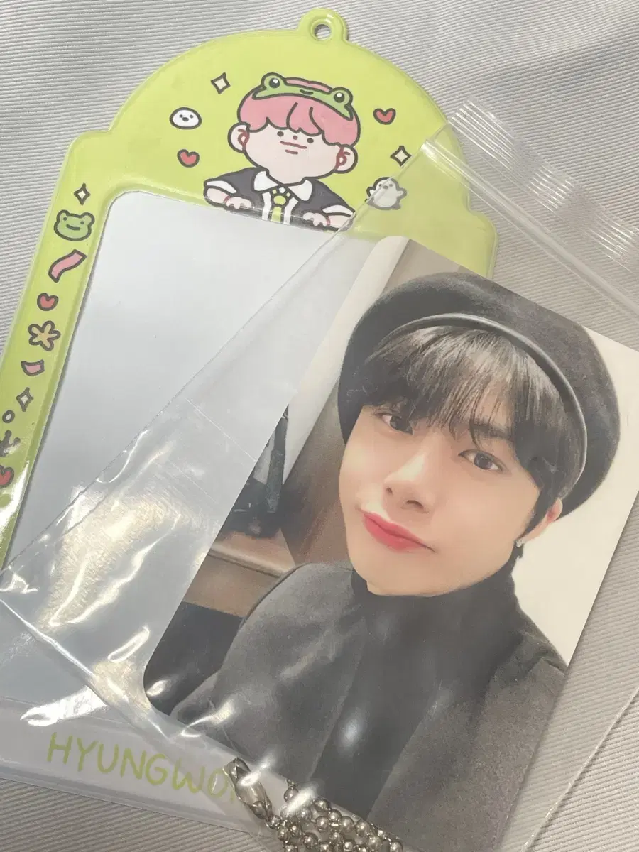 Monsta x hyungwon photocard holder Sells